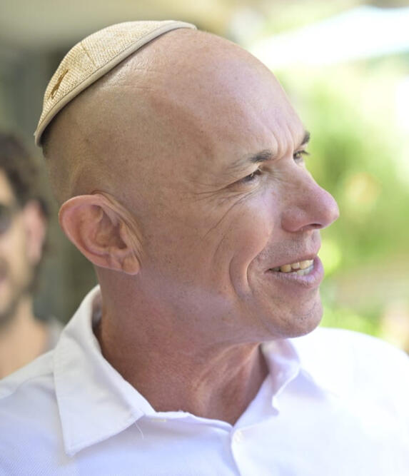 זיסר